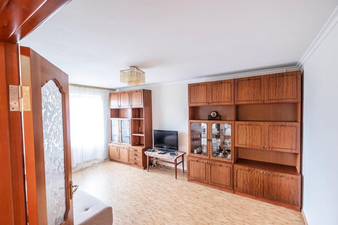 On Polevaya 44/12 Apartment